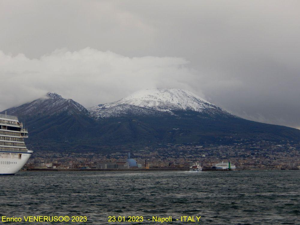 Vesuvio innevato - 23.1.2023.jpg